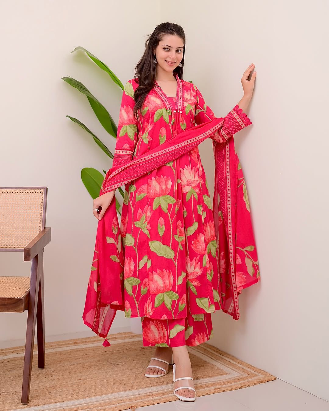 Women Pink Floral Printed Cotton 3-Piece Suit Set with Dupatta