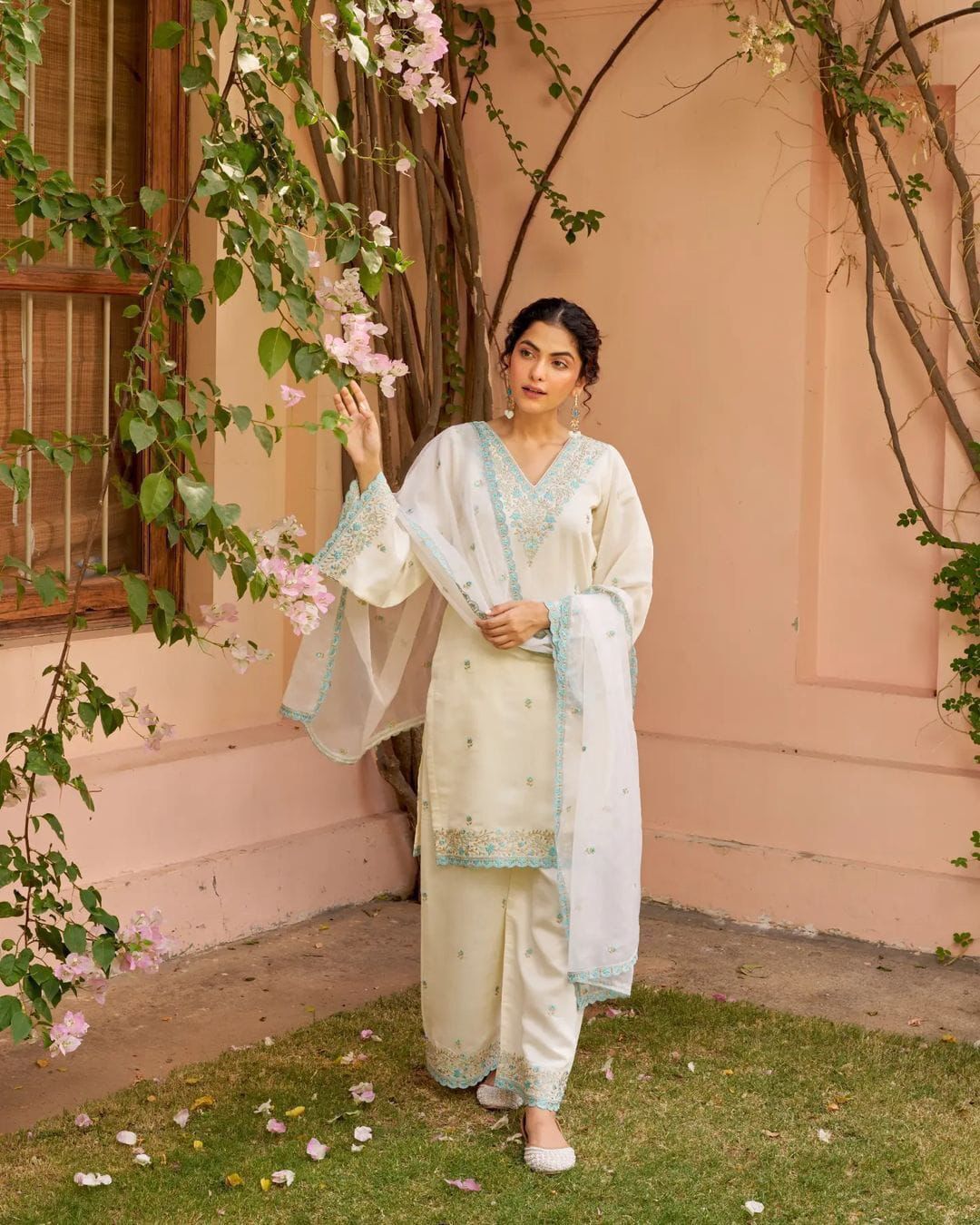 Regal Ivory Kurta Set with Aqua Blue Threadwork