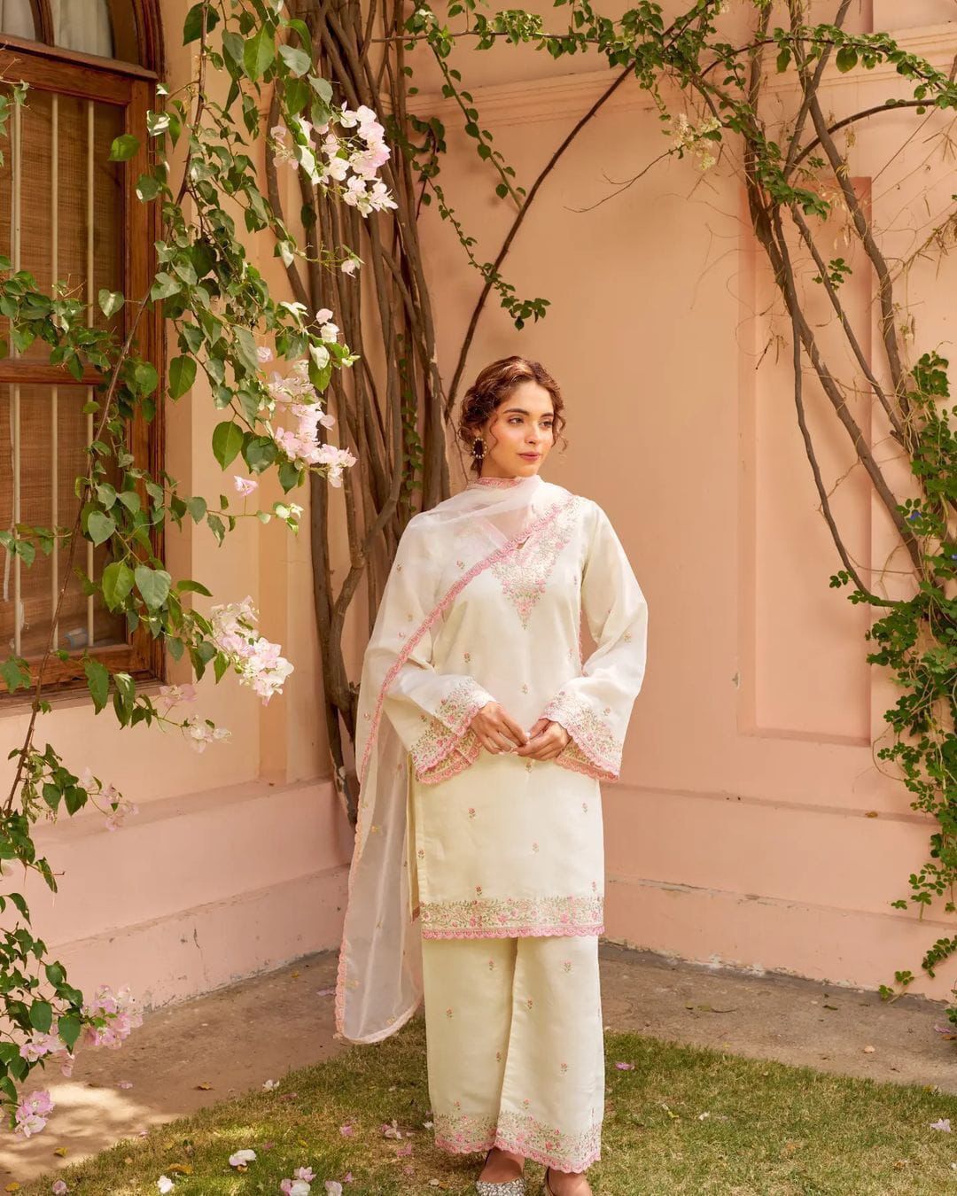 Minimalist White/Ivory Cotton Kurta Set with Hand-Drawn Floral Print