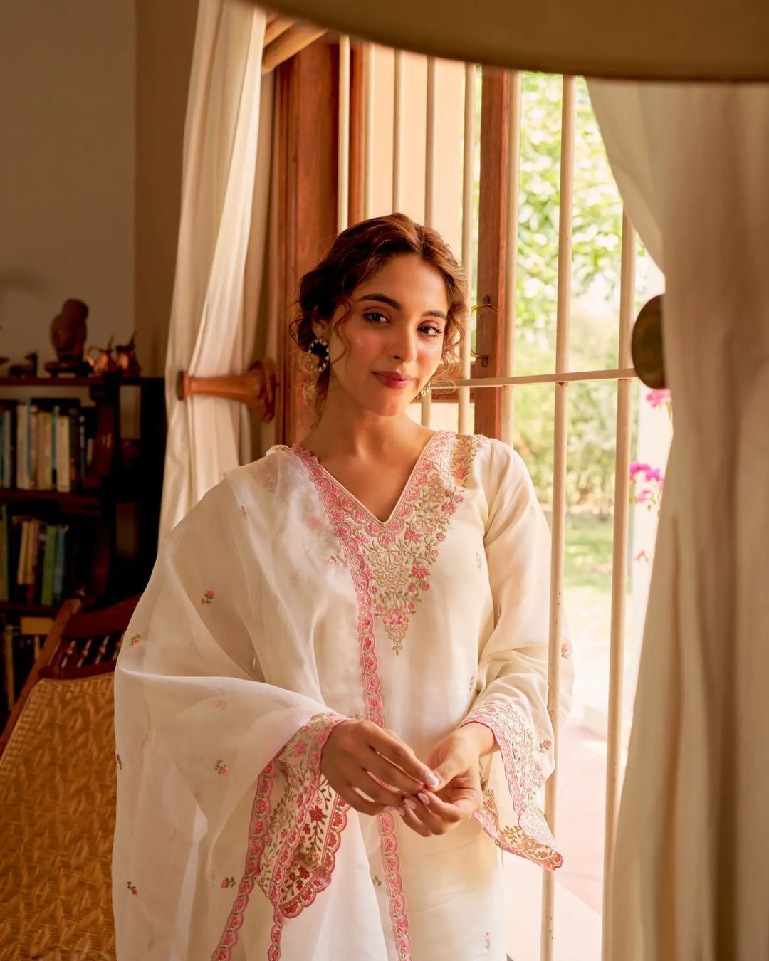 Minimalist White/Ivory Cotton Kurta Set with Hand-Drawn Floral Print
