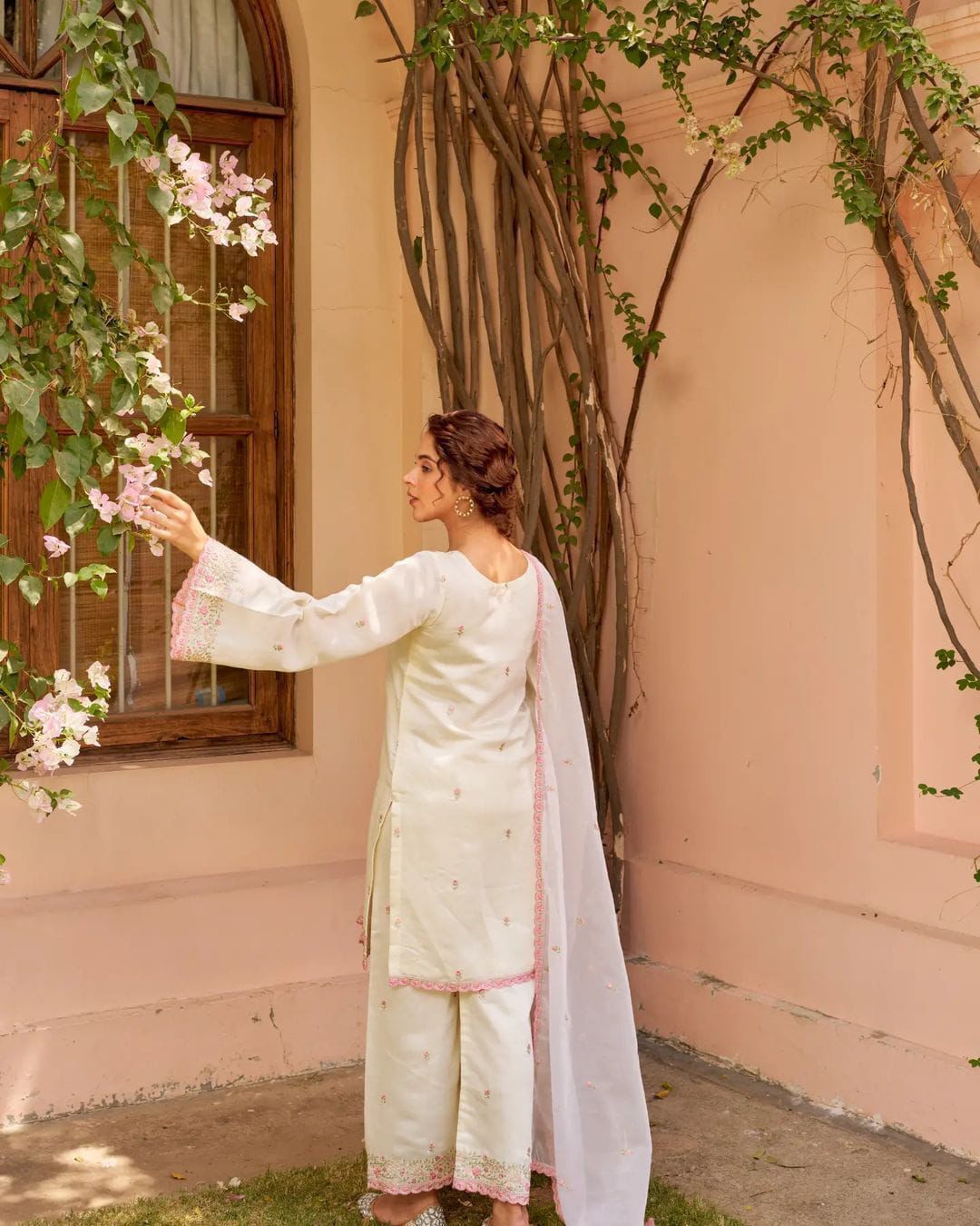 Minimalist White/Ivory Cotton Kurta Set with Hand-Drawn Floral Print