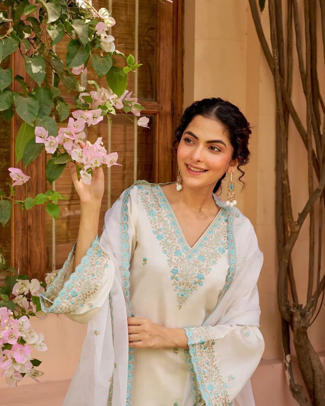 Regal Ivory Kurta Set with Aqua Blue Threadwork