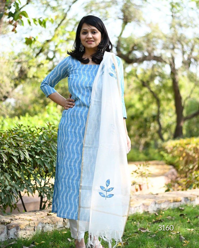 Minimalist White Kurta Set with Line Art Floral Print
