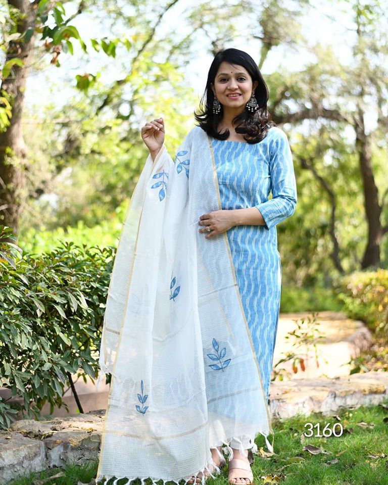 Minimalist White Kurta Set with Line Art Floral Print
