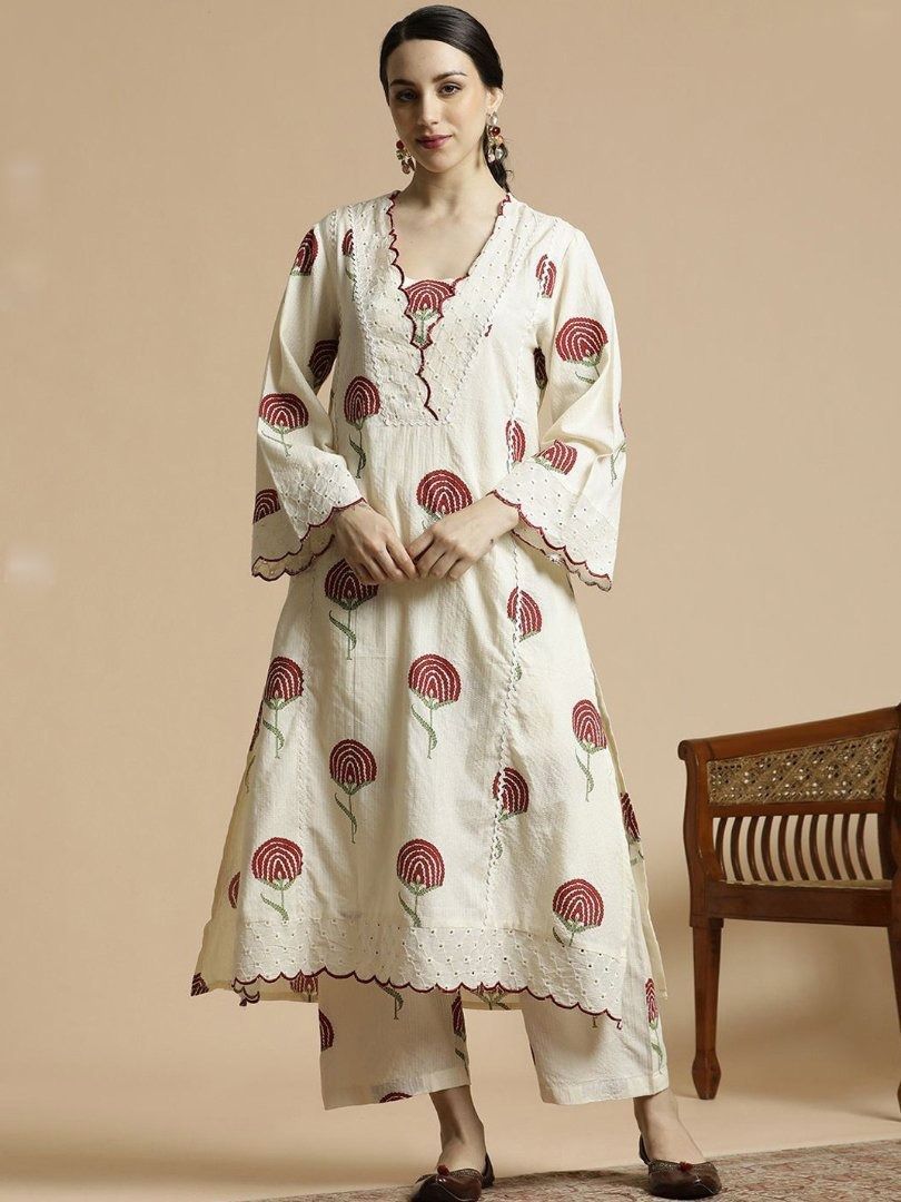 Ivory Kurta Set with Appliqué Flowers & Scalloped Chikankari