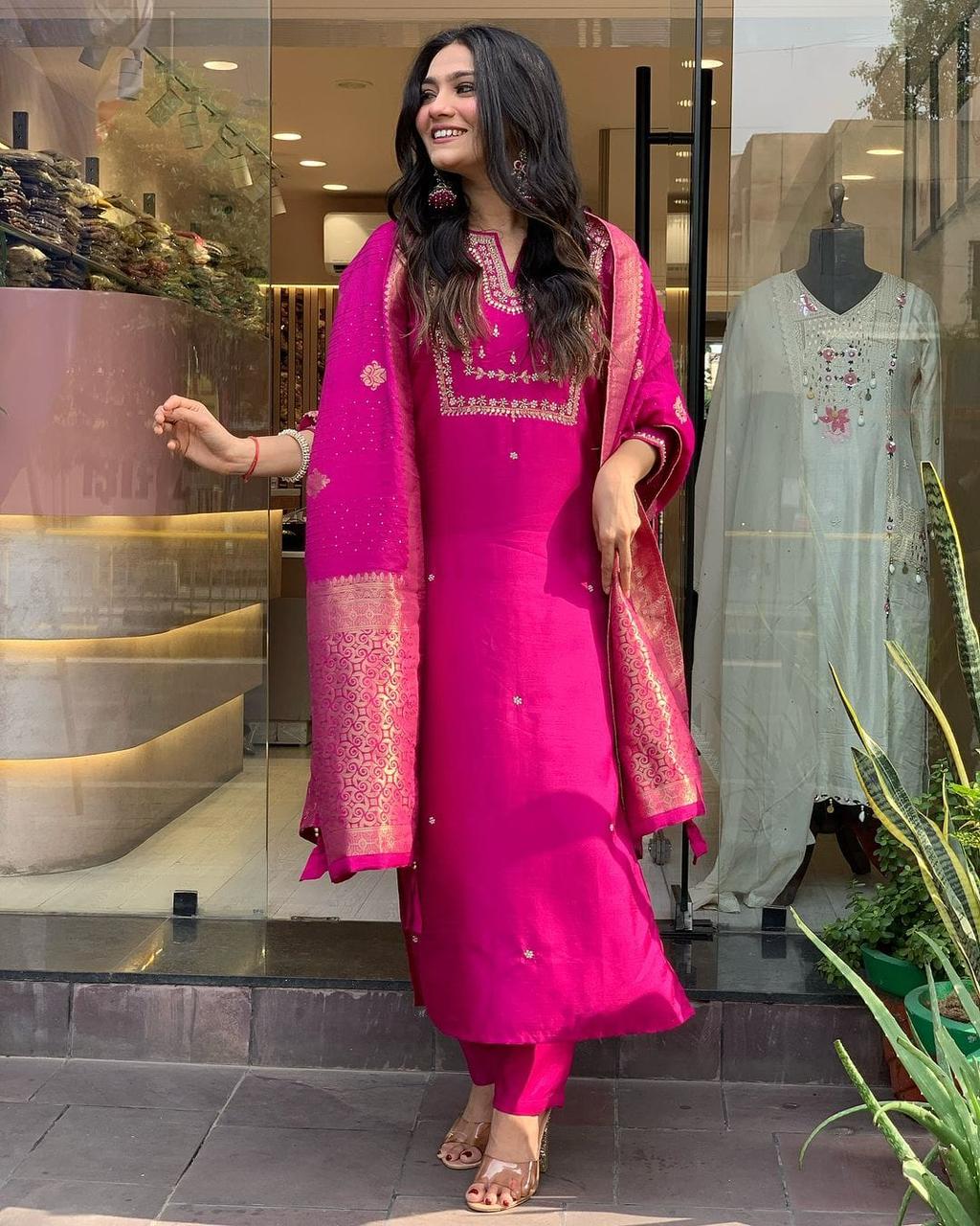 Fuchsia Kurta Set with Zari Work & Banarasi Silk Dupatta
